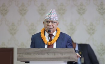 प्रधानमन्त्री फेर्ने समय आएको छैन : अध्यक्ष नेपाल